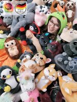 Corimori – Joey das Erdmännchen, Plüsch Hausschuhe, Tier Pantoffeln für Kinder und Erwachsene, EU Einheitsgröße 34 bis 44 (Beige)