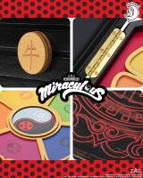 Miraculous Ladybug Schatulle original, offiziell lizensiert | 2er Set aus Master Fu Miracle Box 26cm + 6 Anstecker